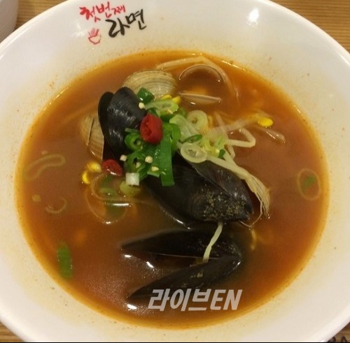 생방송투데이 조개라면, ‘첫번째라면’ 맛집 그 맛은? < 교양 < 방송 < 기사본문 - 라이브엔 생방송투데이 조개라면, ‘첫번째라면’ 맛집 그... 