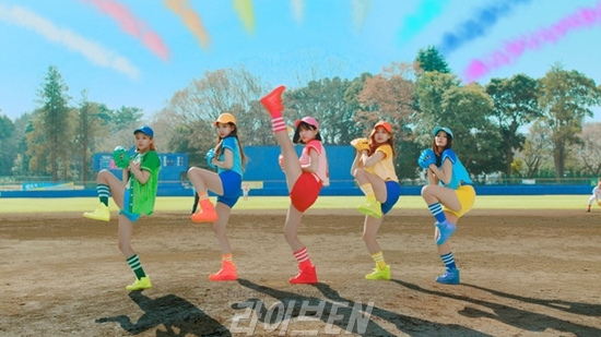 J Cm 트와이스 Twice Y Mobile 뉴 Cm에서 야구 선수들로 변신 J Pop 기사본문 라이브엔