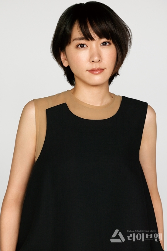 [J-CM] 아라가키 유이 (新垣結衣), GMO의 새 TV CM 「Life is an... 아라가키 유이 (新垣結衣), GMO의 새 TV CM  「Life is an Instinct.」... 
